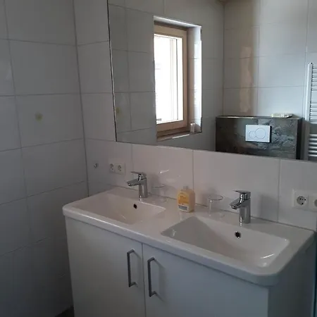 Gaestehaus Kessler * ガシュルン